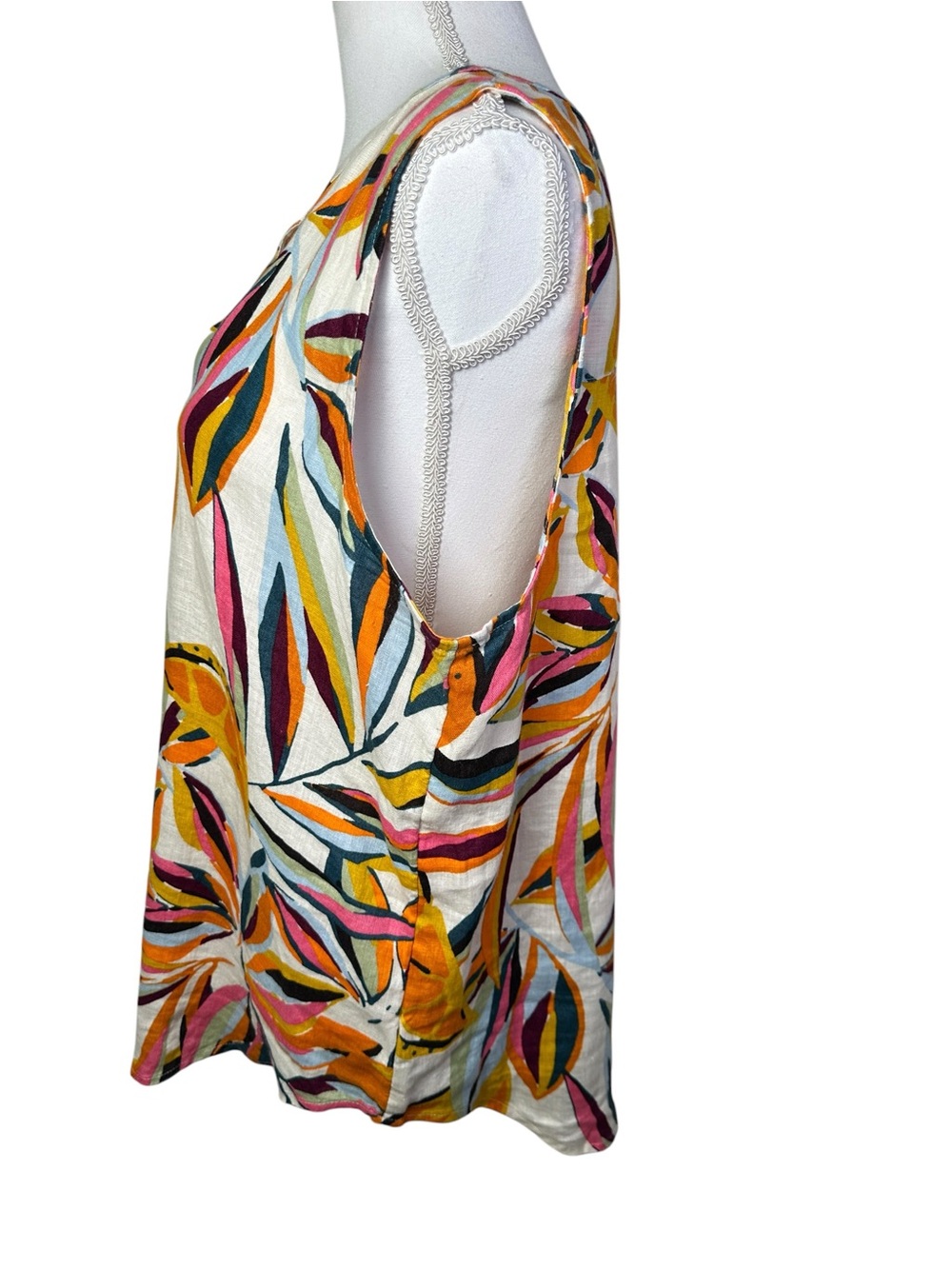 C&C California 100% Linen Tropical Leaf Print Sleeveless Button Front Top L - Picture 3 of 10